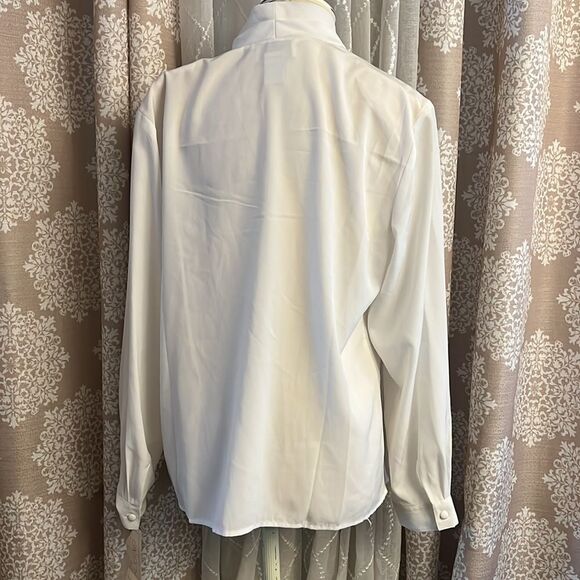 NWT Vintage Sassoon White Blouse Sz 14. Has light shoulder pads. - Picture 4 of 7